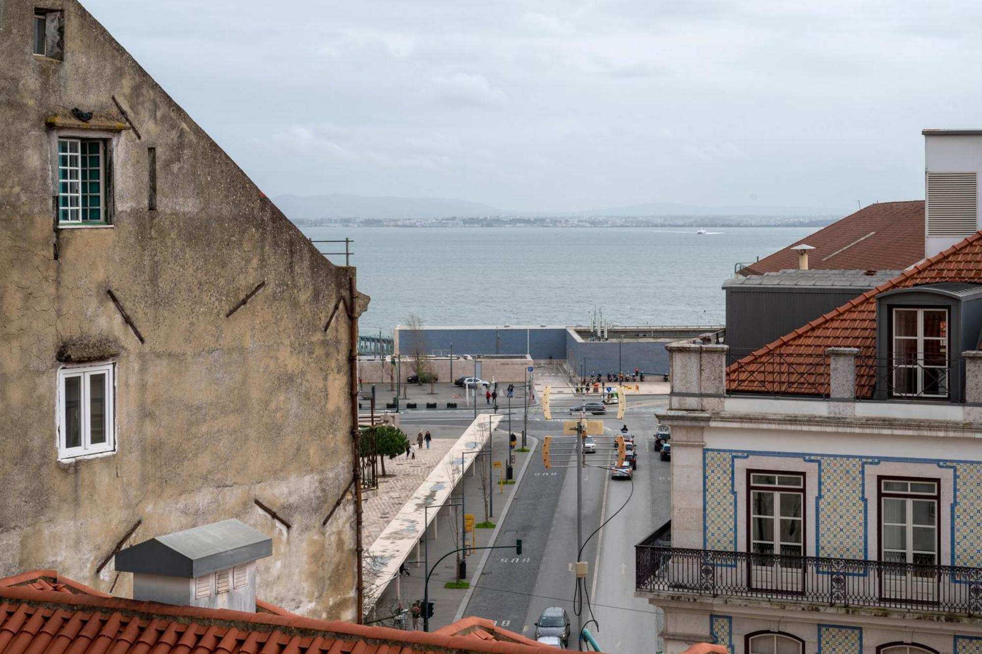 Portas Da Se Apartments Lisbon Luaran gambar