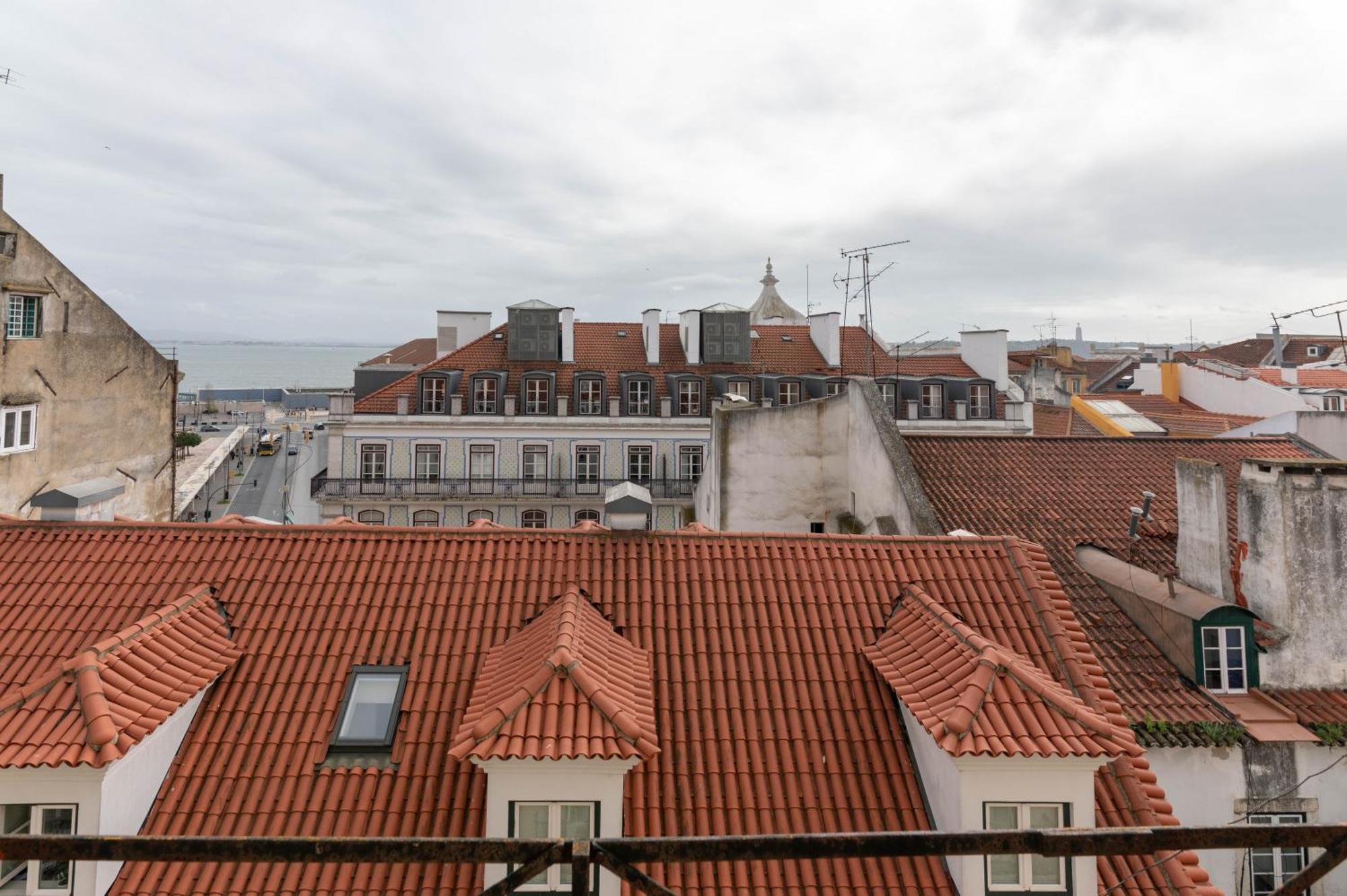 Portas Da Se Apartments Lisbon Bilik gambar